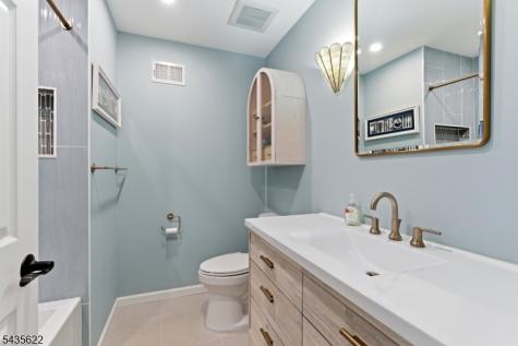 18 Birchwood Lane North Haledon NJ 07508