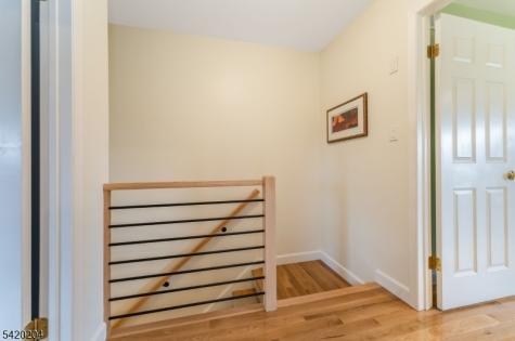 37 Chelsea Circle Raritan NJ 08822