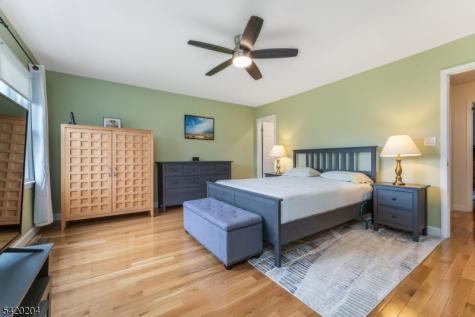 37 Chelsea Circle Raritan NJ 08822
