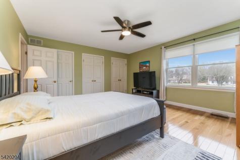 37 Chelsea Circle Raritan NJ 08822