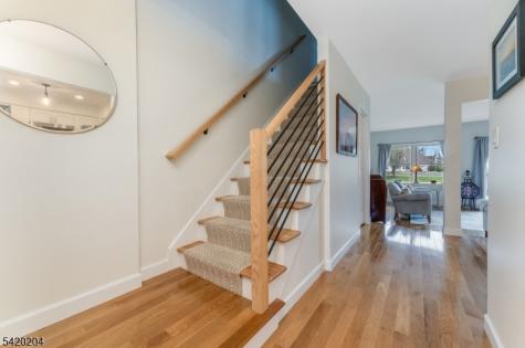 37 Chelsea Circle Raritan NJ 08822