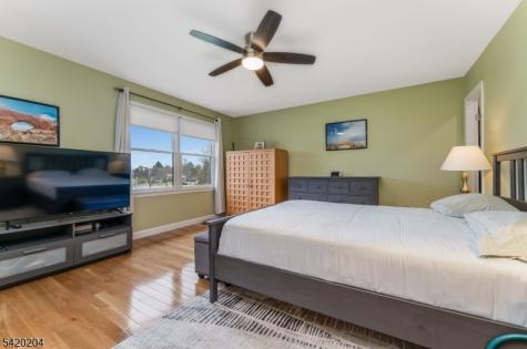 37 Chelsea Circle Raritan NJ 08822