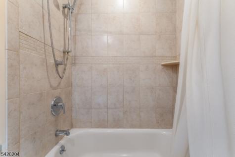 37 Chelsea Circle Raritan NJ 08822