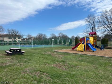 37 Chelsea Circle Raritan NJ 08822