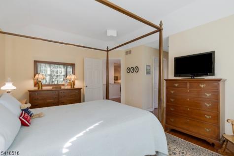 18 Loft Drive Bridgewater NJ 08836