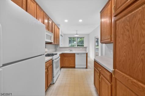 66 La Costa Drive Clinton NJ 08801
