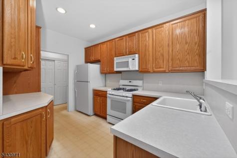 66 La Costa Drive Clinton NJ 08801