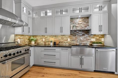 33 Four Oaks Road Bedminster NJ 07921