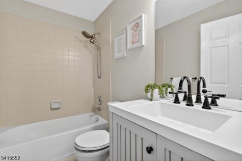 33 Four Oaks Road Bedminster NJ 07921