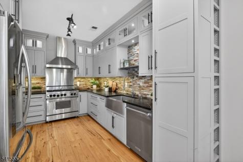 33 Four Oaks Road Bedminster NJ 07921