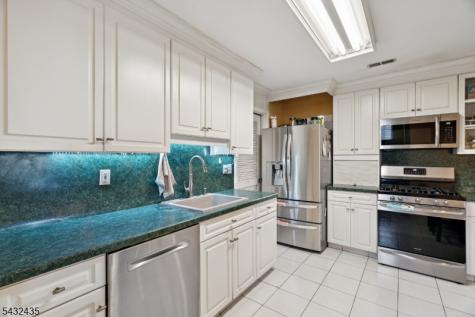 118 Coppertree Court Edison NJ 08820