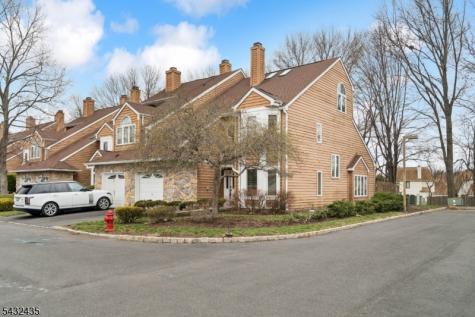 118 Coppertree Court Edison NJ 08820