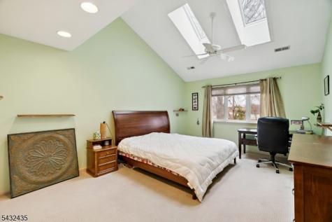 118 Coppertree Court Edison NJ 08820