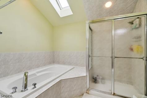 118 Coppertree Court Edison NJ 08820