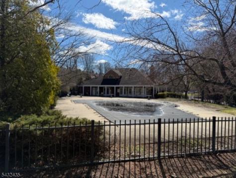 118 Coppertree Court Edison NJ 08820