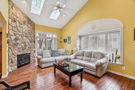 118 Coppertree Court Edison NJ 08820