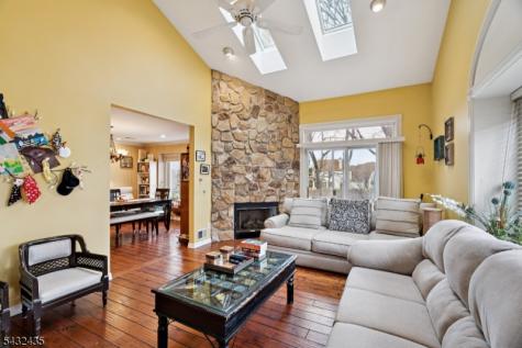 118 Coppertree Court Edison NJ 08820