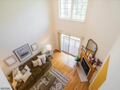 17 Pacio Court Roseland NJ 07068