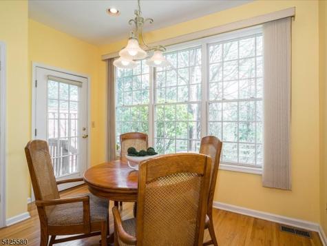 17 Pacio Court Roseland NJ 07068