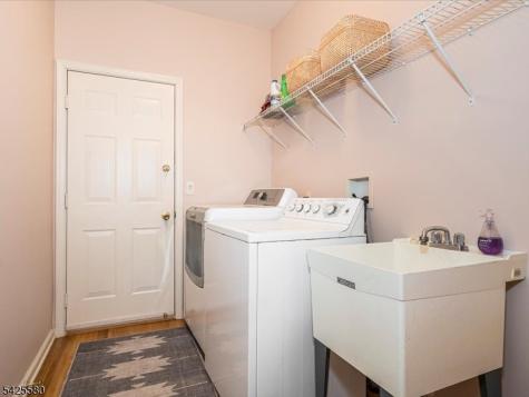 17 Pacio Court Roseland NJ 07068