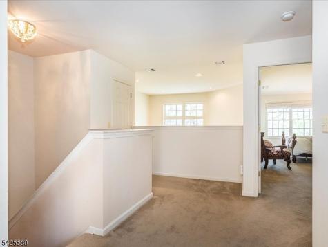 17 Pacio Court Roseland NJ 07068