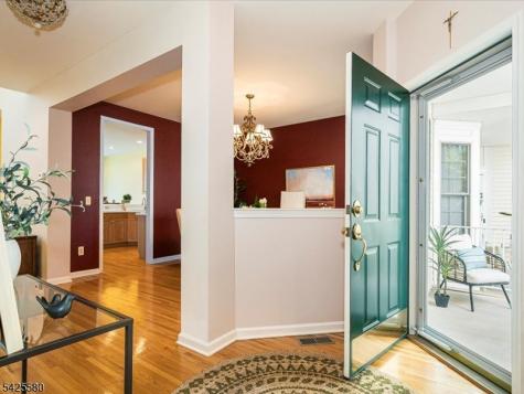 17 Pacio Court Roseland NJ 07068