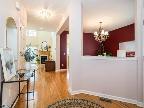 17 Pacio Court Roseland NJ 07068