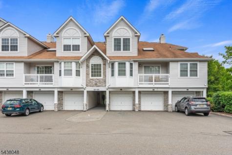 129 Autumn Court Roxbury NJ 07852