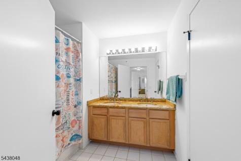 129 Autumn Court Roxbury NJ 07852