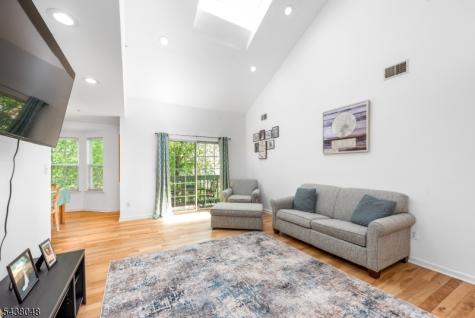 129 Autumn Court Roxbury NJ 07852