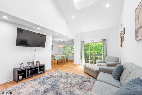129 Autumn Court Roxbury NJ 07852
