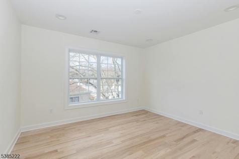 484 4th Avenue Garwood NJ 07027