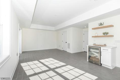 484 4th Avenue Garwood NJ 07027