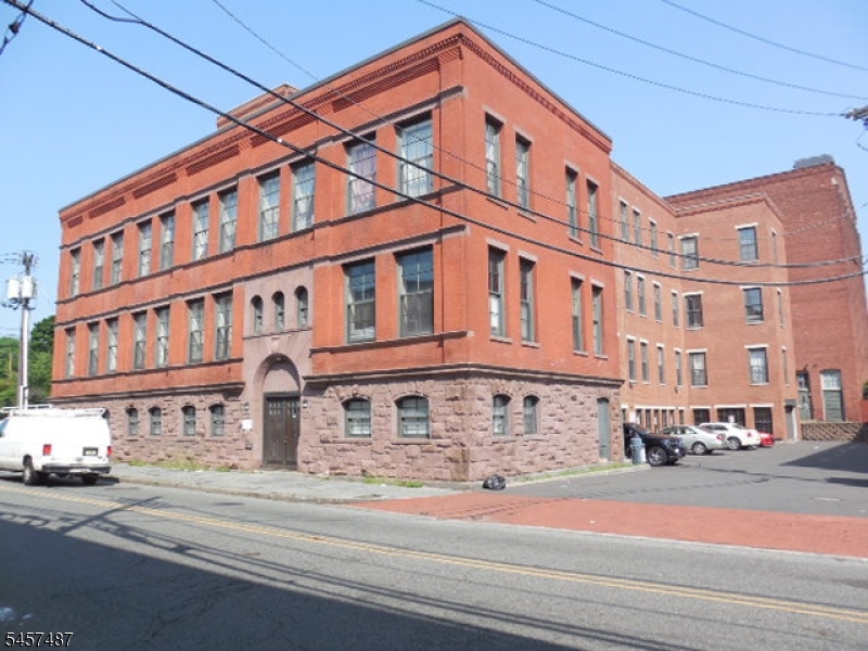 18 Market Street Paterson NJ 07501