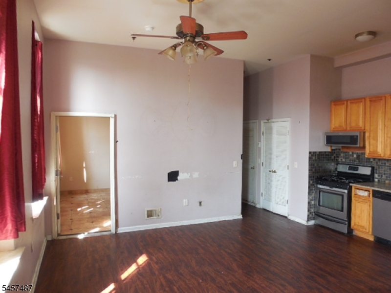 18 Market Street Paterson NJ 07501