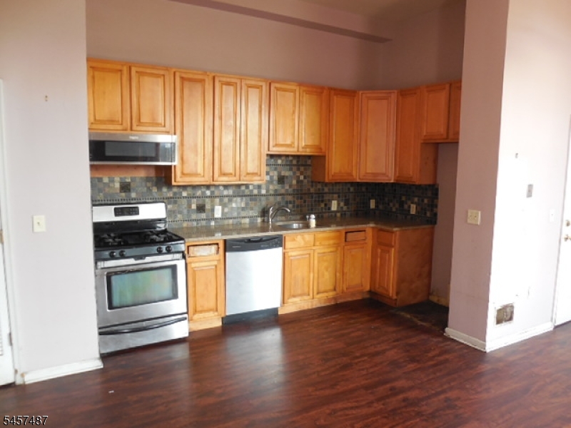 18 Market Street Paterson NJ 07501