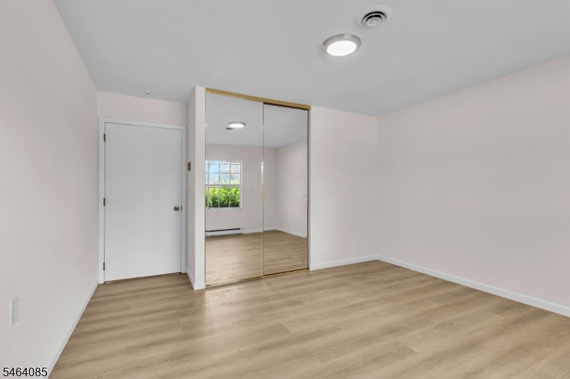 32 Yorkshire Court Manchester NJ 08759
