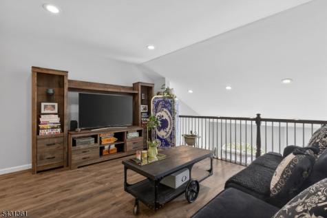 712 Firethorn Drive Union NJ 07083
