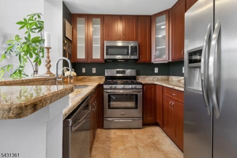 712 Firethorn Drive Union NJ 07083