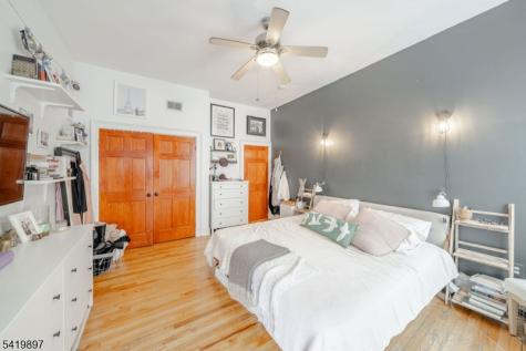 189 Christopher Columbus Drive Jersey City NJ 07302