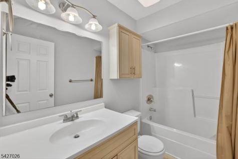 102 Federal Hill Road Pompton Lakes NJ 07442
