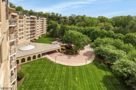 10 Smith Manor Boulevard West Orange NJ 07052