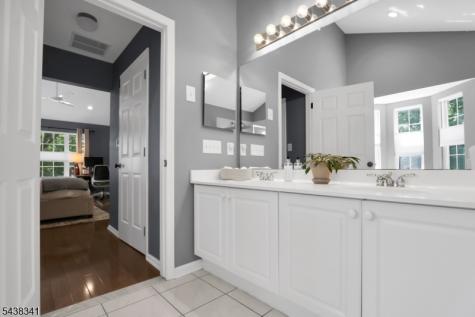 10 Raleigh Court Bernards NJ 07920