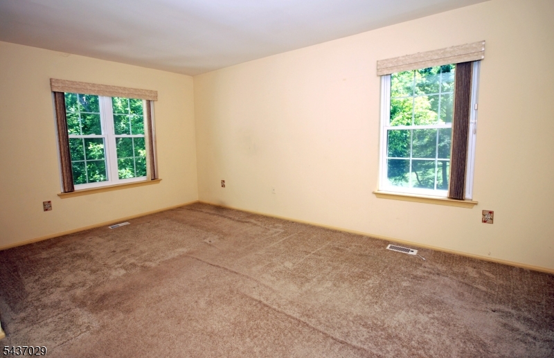 34 Delaware Lane Branchburg NJ 08876