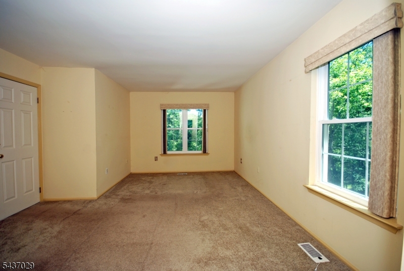 34 Delaware Lane Branchburg NJ 08876