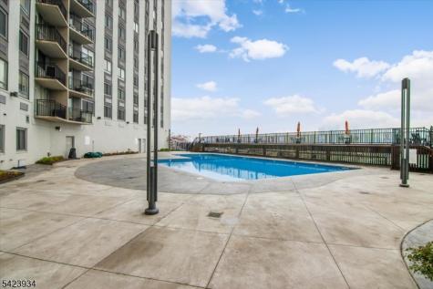 100 Manhattan Avenue Union NJ 07087