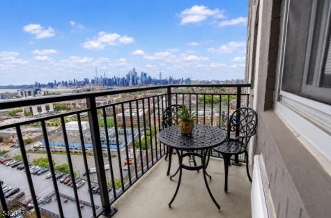 100 Manhattan Avenue Union NJ 07087