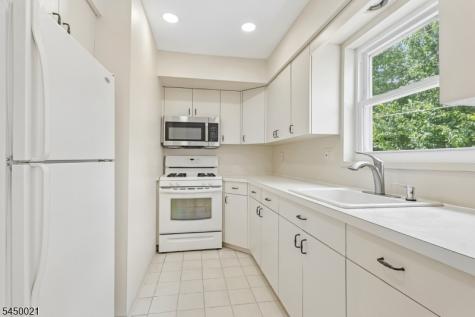 79 Roseland Avenue Caldwell Boro NJ 07006