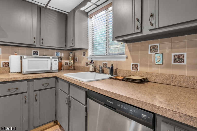16 Cardinal Lane Howell NJ 07731