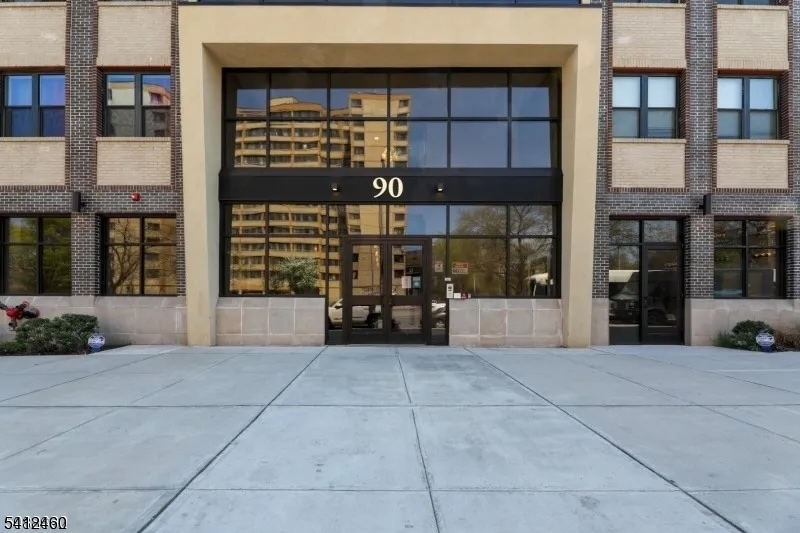 90 Clinton Avenue Newark NJ 07114